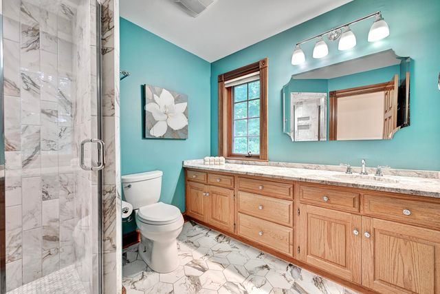 906 Squire Hill Court, Crescent Springs, KY 41017