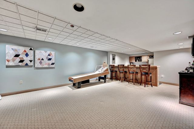 906 Squire Hill Court, Crescent Springs, KY 41017