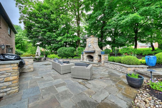 906 Squire Hill Court, Crescent Springs, KY 41017