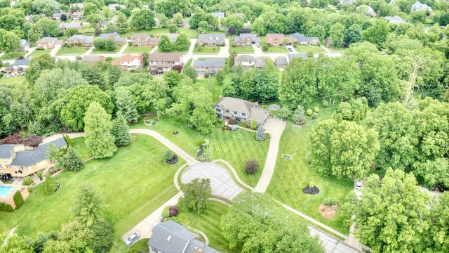 906 Squire Hill Court, Crescent Springs, KY 41017