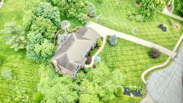 906 Squire Hill Court, Crescent Springs, KY 41017