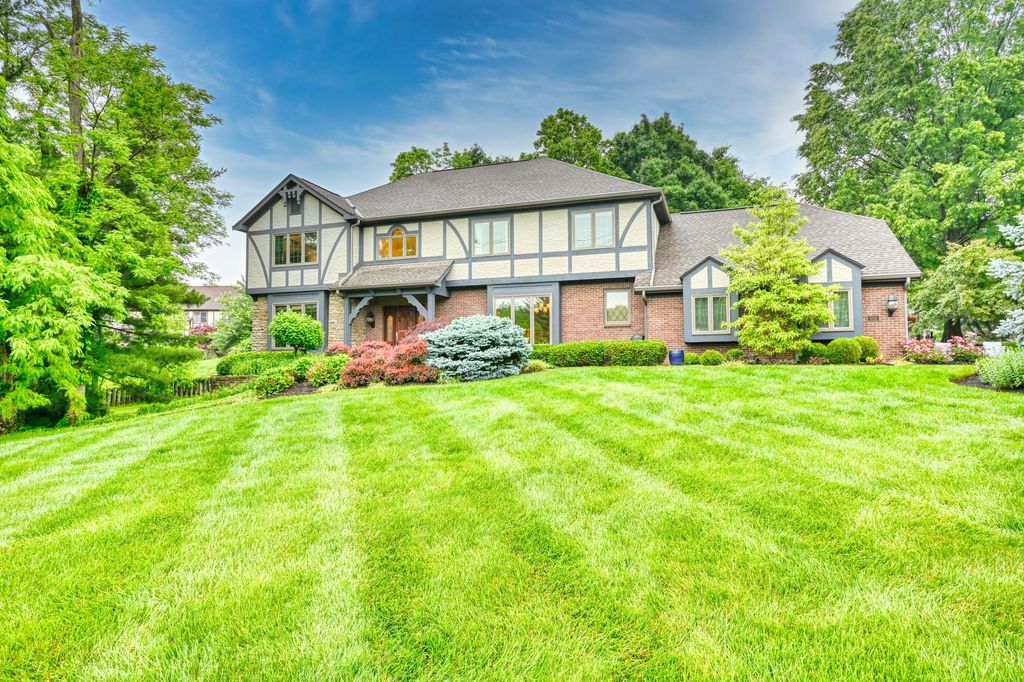 906 Squire Hill Court, Crescent Springs, KY 41017
