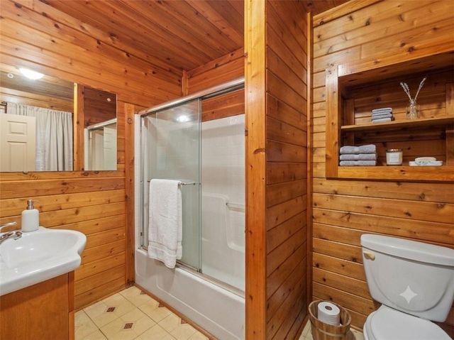 4366 Whiporwill Road, Gillsville, GA 30543