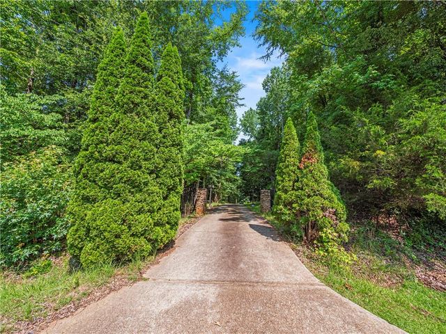 4366 Whiporwill Road, Gillsville, GA 30543