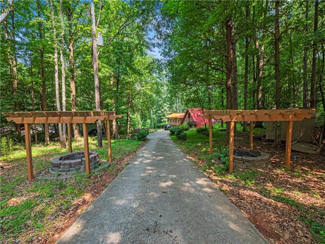4366 Whiporwill Road, Gillsville, GA 30543