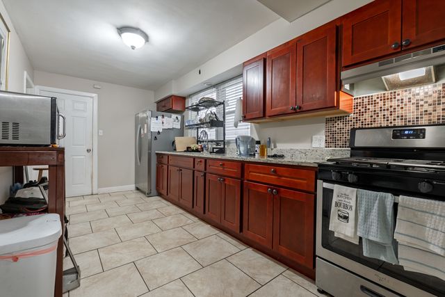 6825 S Rockwell Street, Chicago, IL 60629