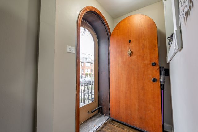 6825 S Rockwell Street, Chicago, IL 60629