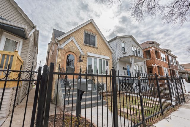 6825 S Rockwell Street, Chicago, IL 60629