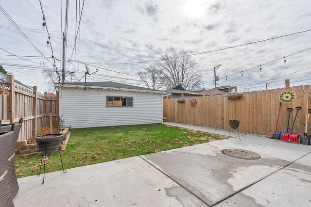 6825 S Rockwell Street, Chicago, IL 60629