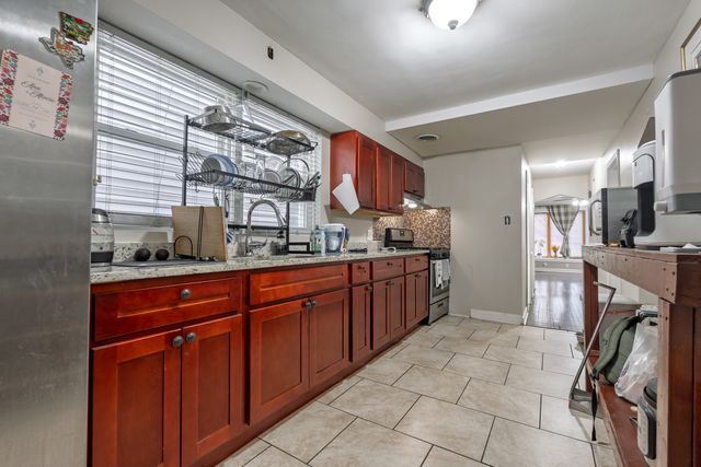 6825 S Rockwell Street, Chicago, IL 60629