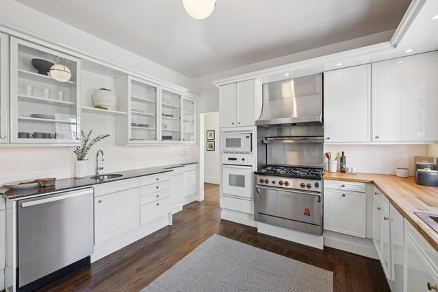 1814 CLINTON AVENUE, Alameda, CA 94501