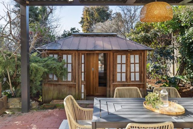 1814 CLINTON AVENUE, Alameda, CA 94501