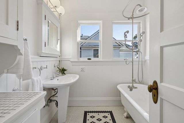 1814 CLINTON AVENUE, Alameda, CA 94501