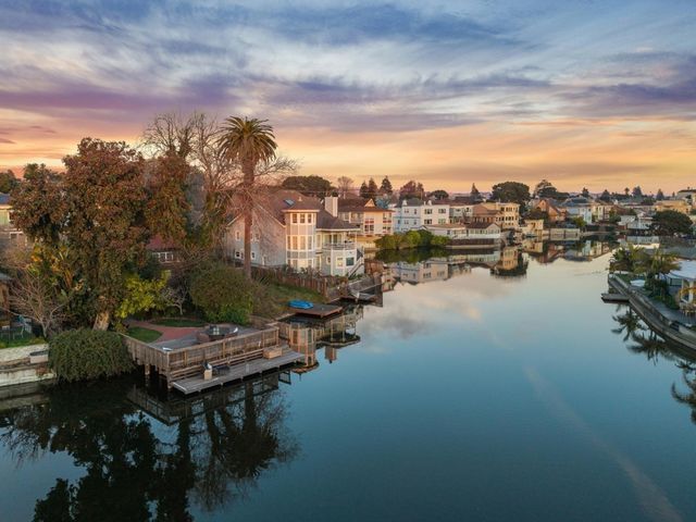 1814 CLINTON AVENUE, Alameda, CA 94501