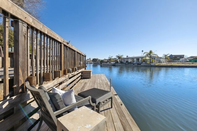 1814 CLINTON AVENUE, Alameda, CA 94501