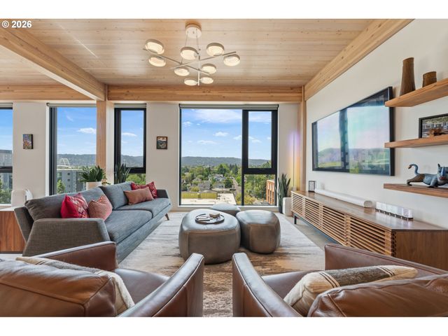 12 Ne FREMONT St 801, Portland, OR 97212