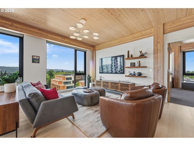 12 Ne FREMONT St 801, Portland, OR 97212