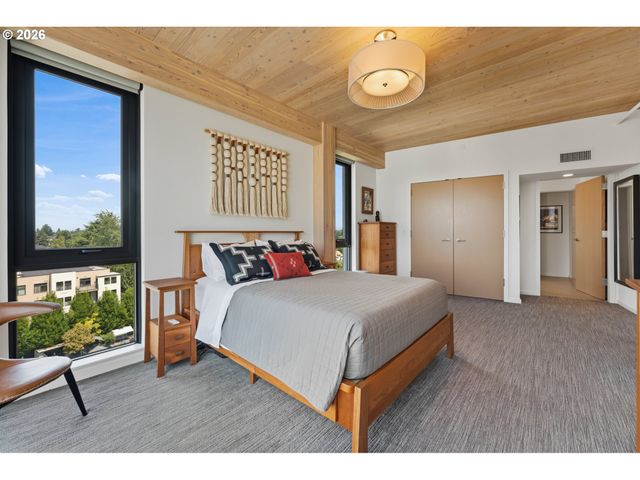 12 Ne FREMONT St 801, Portland, OR 97212