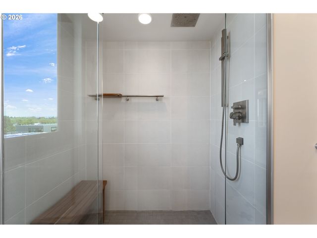 12 Ne FREMONT St 801, Portland, OR 97212