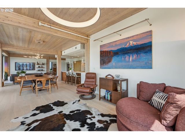 12 Ne FREMONT St 801, Portland, OR 97212