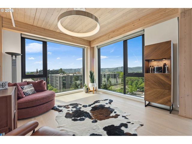 12 Ne FREMONT St 801, Portland, OR 97212