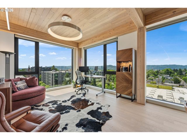12 Ne FREMONT St 801, Portland, OR 97212