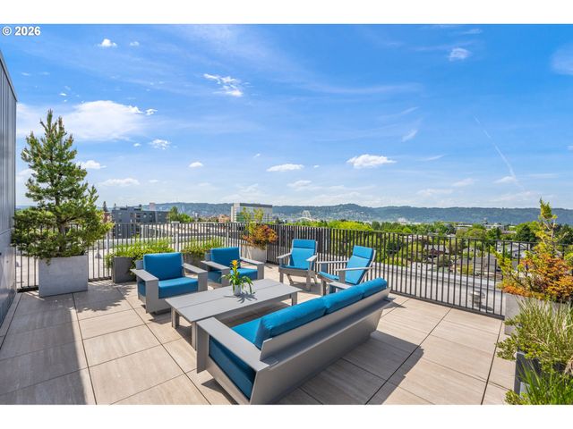 12 Ne FREMONT St 801, Portland, OR 97212