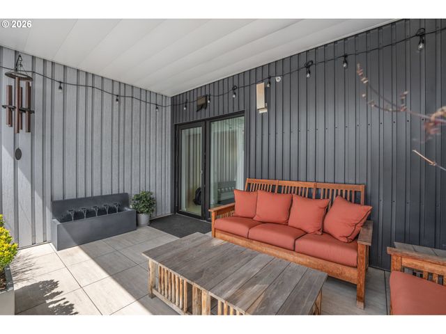 12 Ne FREMONT St 801, Portland, OR 97212