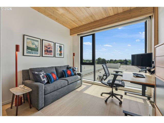 12 Ne FREMONT St 801, Portland, OR 97212