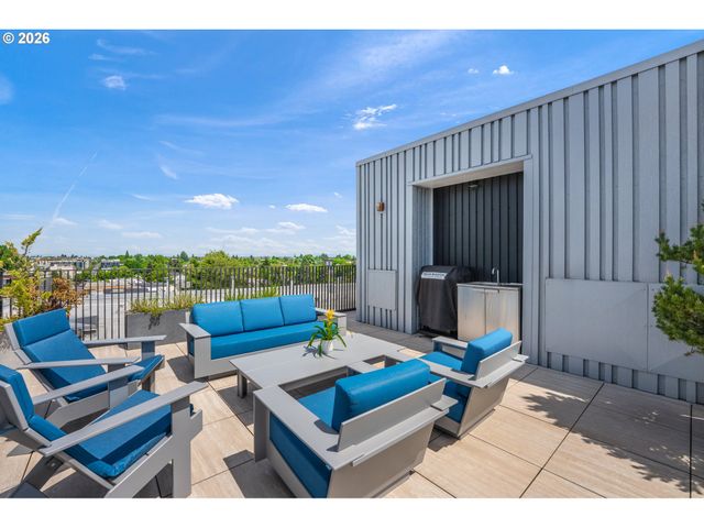 12 Ne FREMONT St 801, Portland, OR 97212