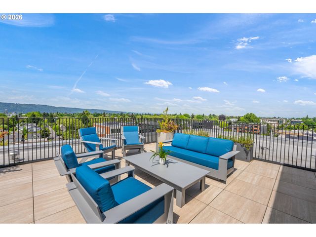 12 Ne FREMONT St 801, Portland, OR 97212