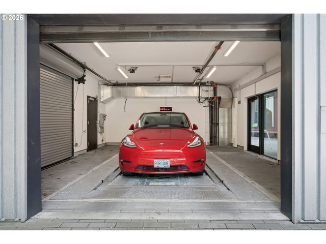 12 Ne FREMONT St 801, Portland, OR 97212