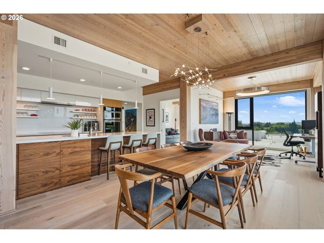 12 Ne FREMONT St 801, Portland, OR 97212