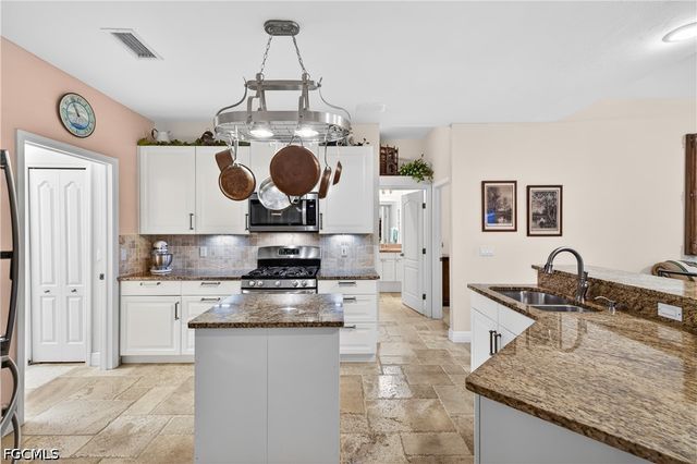 3605 SW 5th ST, Cape Coral, FL 33991