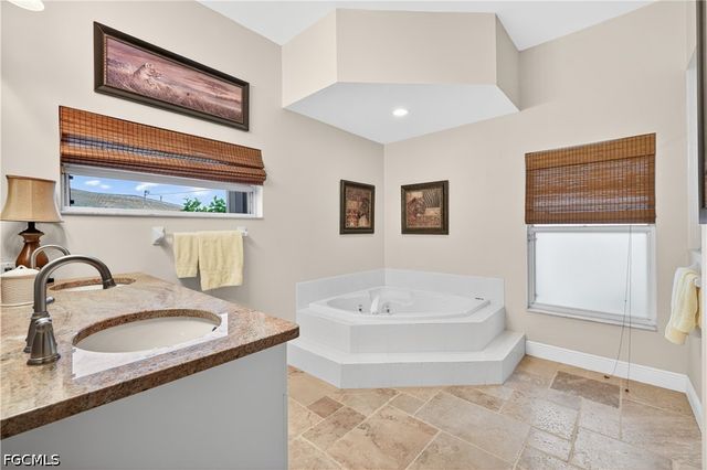 3605 SW 5th ST, Cape Coral, FL 33991