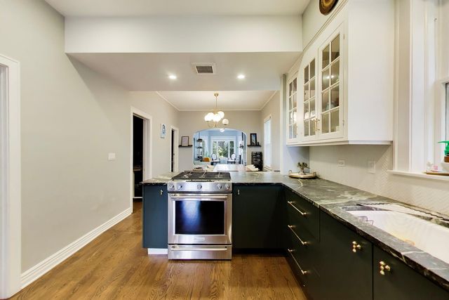 2052 N Whipple Street, Chicago, IL 60647