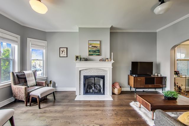 2052 N Whipple Street, Chicago, IL 60647