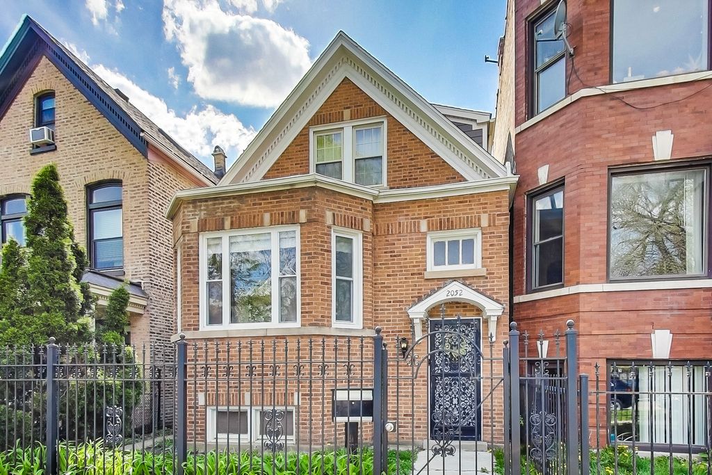 2052 N Whipple Street, Chicago, IL 60647