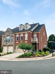 18334 BUCCANEER TER, Leesburg, VA 20176