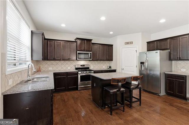 5908 Park Bay Court, Flowery Branch, GA 30542
