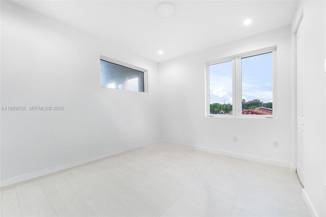 2756 SW 34th Ct B, Miami, FL 33133