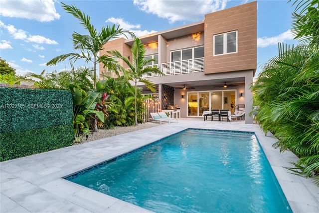 2756 SW 34th Ct B, Miami, FL 33133