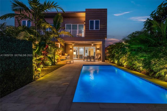 2756 SW 34th Ct B, Miami, FL 33133