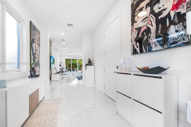 2756 SW 34th Ct B, Miami, FL 33133