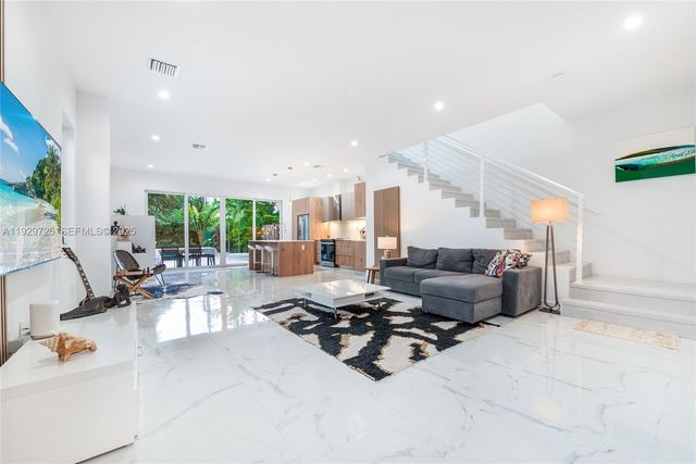 2756 SW 34th Ct B, Miami, FL 33133