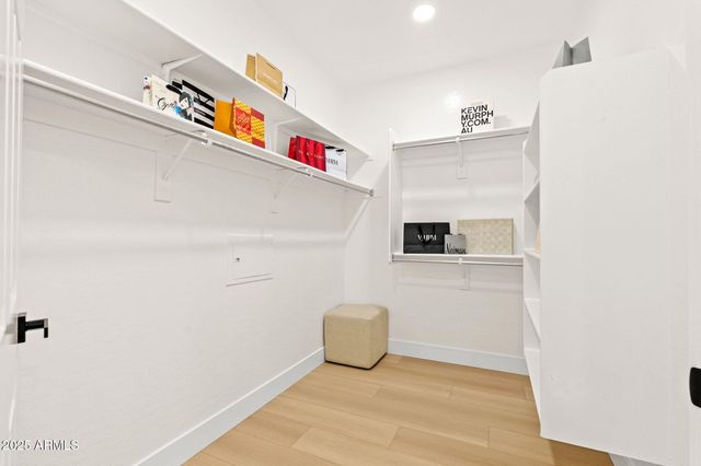 20121 N 76TH Street 2031, Scottsdale, AZ 85255