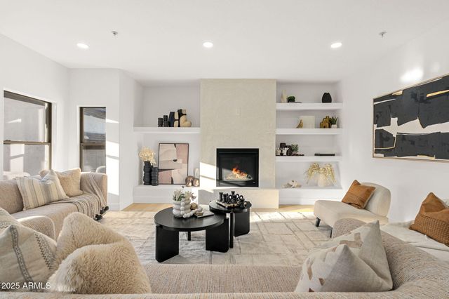 20121 N 76TH Street 2031, Scottsdale, AZ 85255