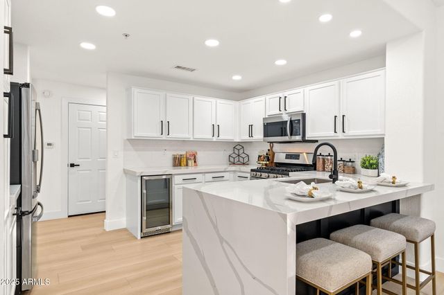 20121 N 76TH Street 2031, Scottsdale, AZ 85255