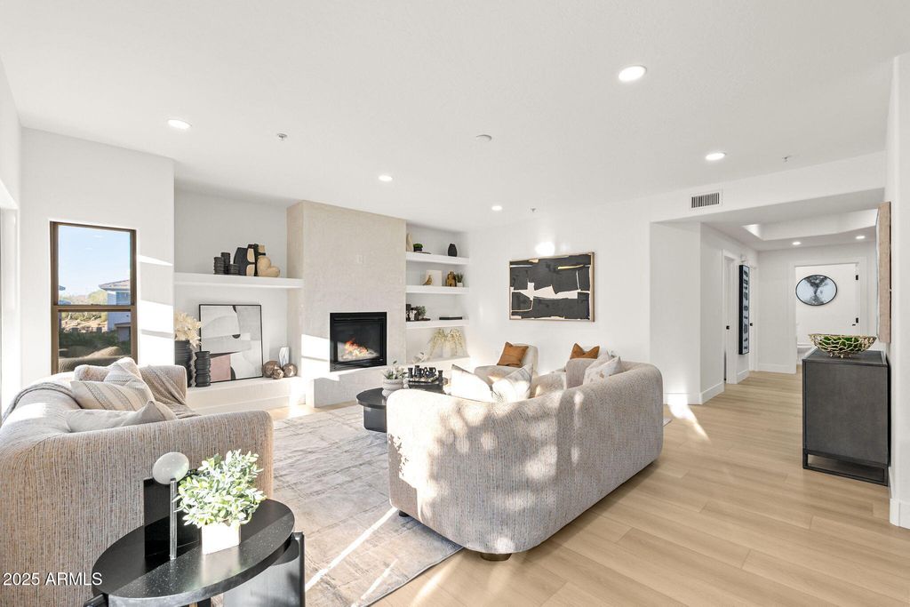 20121 N 76TH Street 2031, Scottsdale, AZ 85255