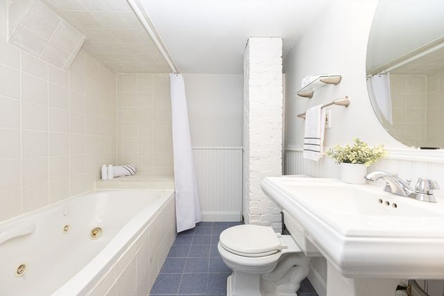 34 Washburn St 1, Boston, MA 02125